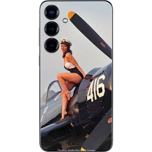 1940s Navy Pin-Up Girl On Corsair Fighter Plane Galaxy S25 Skin