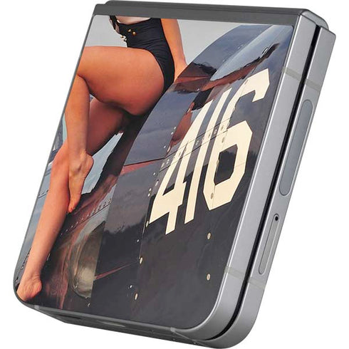 1940s Navy Pin-Up Girl On Corsair Fighter Plane Galaxy Z Flip6 Skin