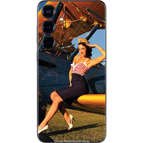 1940s Pin-Up On Stearman Biplane Galaxy S25 Skin