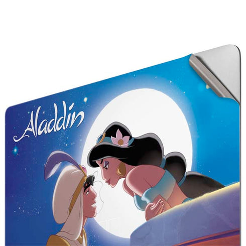 Disney Aladdin and Princess Jasmine Kiss Apple MacBook Pro 16-inch Skin