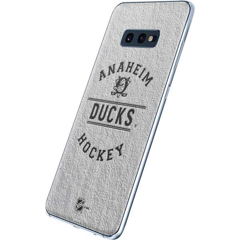 NHL Anaheim Ducks Black Text Galaxy S10e Skin