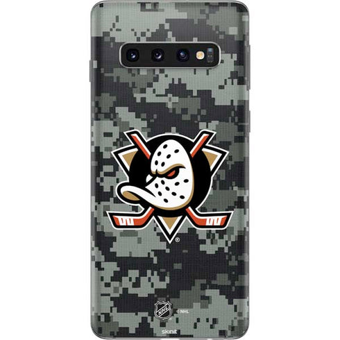 NHL Anaheim Ducks Camo Galaxy S10 Skin
