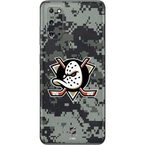 NHL Anaheim Ducks Camo Galaxy S20 Skin