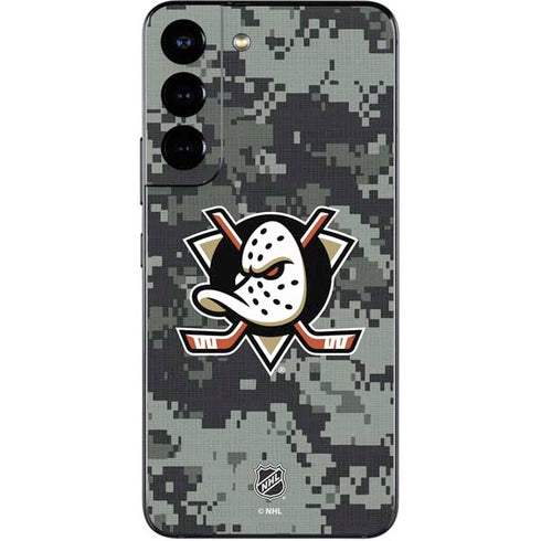 NHL Anaheim Ducks Camo Galaxy S22 Skin
