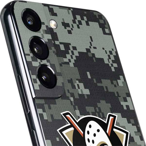 NHL Anaheim Ducks Camo Galaxy S22 Skin