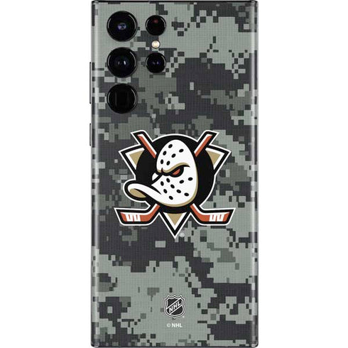 NHL Anaheim Ducks Camo Galaxy S22 Ultra Skin