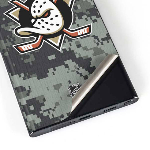 NHL Anaheim Ducks Camo Galaxy S22 Ultra Skin