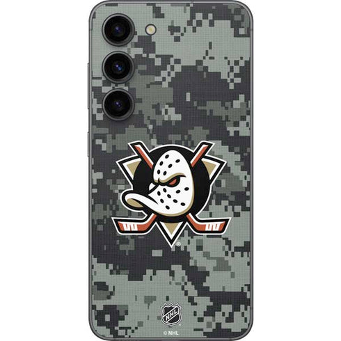 NHL Anaheim Ducks Camo Galaxy S23 Skin