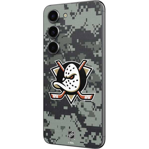 NHL Anaheim Ducks Camo Galaxy S23 Skin