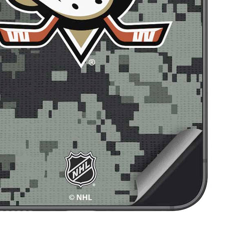 NHL Anaheim Ducks Camo Galaxy S23 Skin