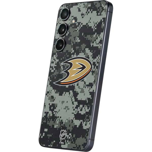 NHL Anaheim Ducks Camo Galaxy S25 Skin