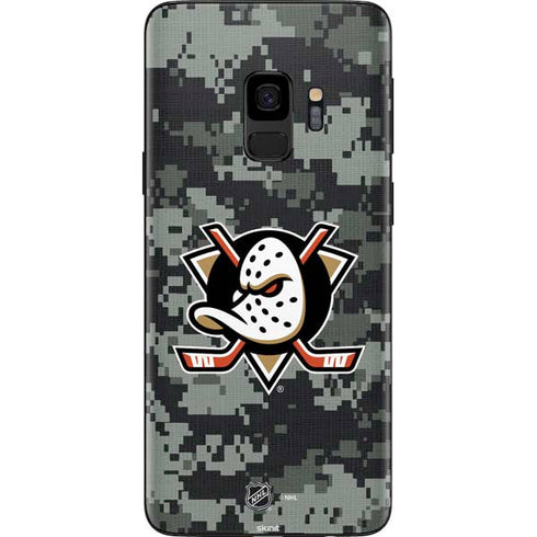 NHL Anaheim Ducks Camo Galaxy S9 Skin