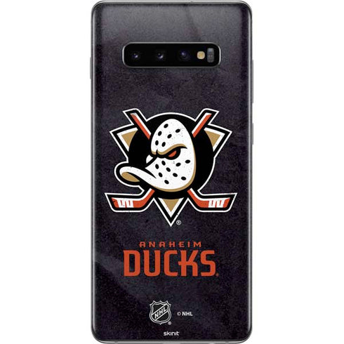 NHL Anaheim Ducks Distressed Galaxy S10 Plus Skin
