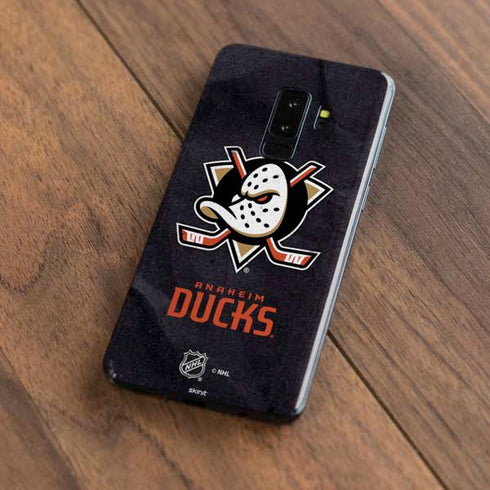 NHL Anaheim Ducks Distressed Galaxy S9 Plus Skin