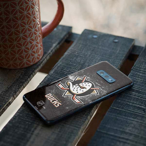 NHL Anaheim Ducks Iced Galaxy S10e Skin