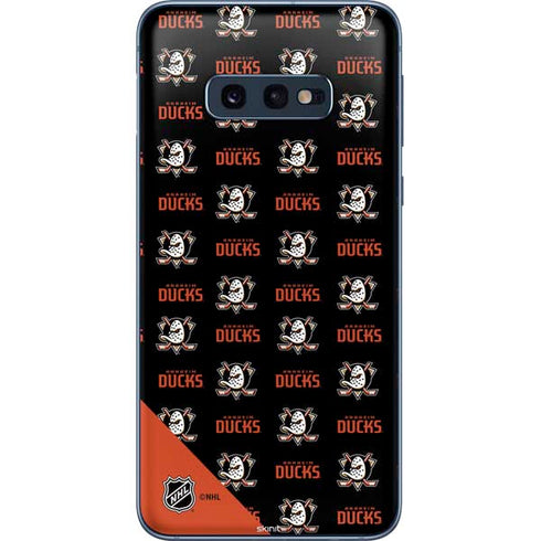 NHL Anaheim Ducks Pattern Galaxy S10e Skin