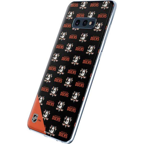 NHL Anaheim Ducks Pattern Galaxy S10e Skin