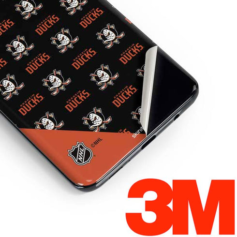 NHL Anaheim Ducks Pattern Galaxy S10e Skin