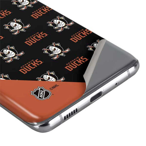 NHL Anaheim Ducks Pattern Galaxy S20 Plus Skin