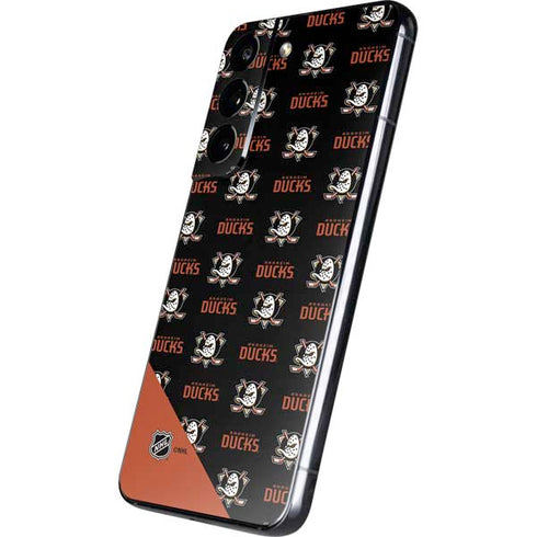 NHL Anaheim Ducks Pattern Galaxy S22 Plus Skin