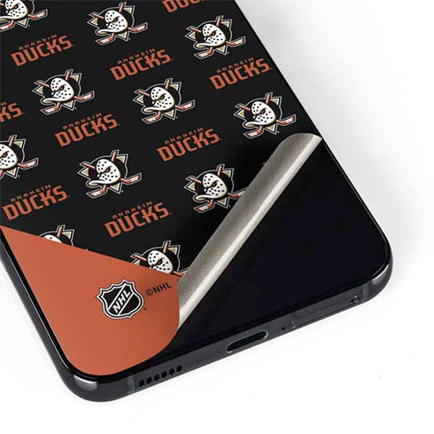 NHL Anaheim Ducks Pattern Galaxy S22 Plus Skin