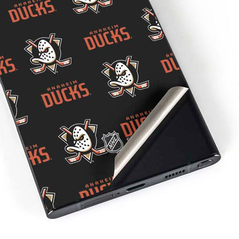 NHL Anaheim Ducks Pattern Galaxy S24 Ultra Skin