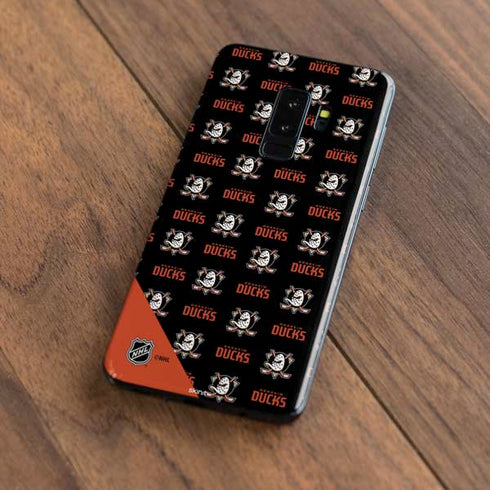 NHL Anaheim Ducks Pattern Galaxy S9 Plus Skin