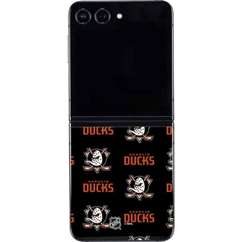 NHL Anaheim Ducks Pattern Galaxy Z Flip5 5G Skin