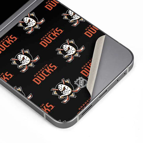 NHL Anaheim Ducks Pattern Galaxy Z Flip6 Skin