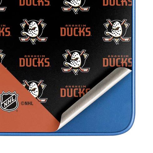 NHL Anaheim Ducks Pattern Moto G Play 4G (2024) Skin