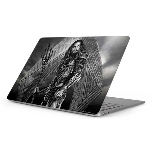 The Justice League (2017) Aquaman Poster Apple MacBook Pro 16-inch Skin