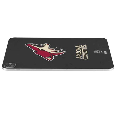 NHL Arizona Coyotes Distressed iPad Pro 13in M4 (2024) Skin