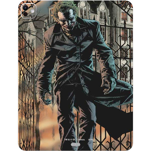 DC Comics The Joker Walking Dark Grounds Comic Art By Lee Bermejo iPad Pro 13in M4 (2024) Skin