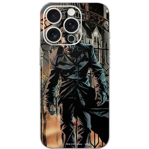 DC Comics The Joker Walking Dark Grounds Comic Art By Lee Bermejo iPhone 16 Pro Skin