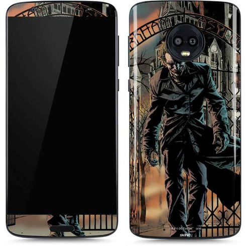 DC Comics The Joker Walking Dark Grounds Comic Art By Lee Bermejo Moto G6 Skin