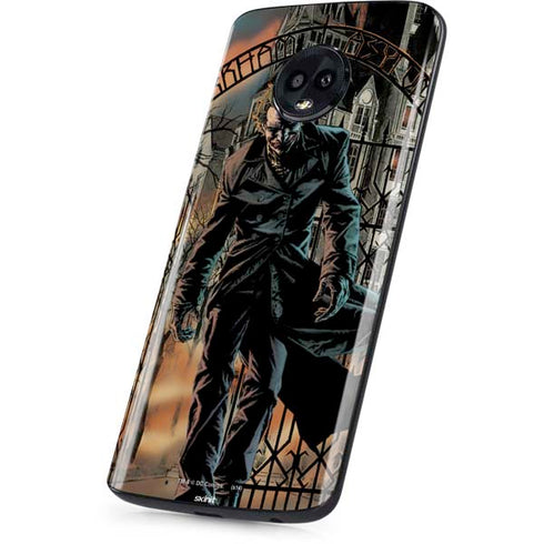 DC Comics The Joker Walking Dark Grounds Comic Art By Lee Bermejo Moto G6 Skin