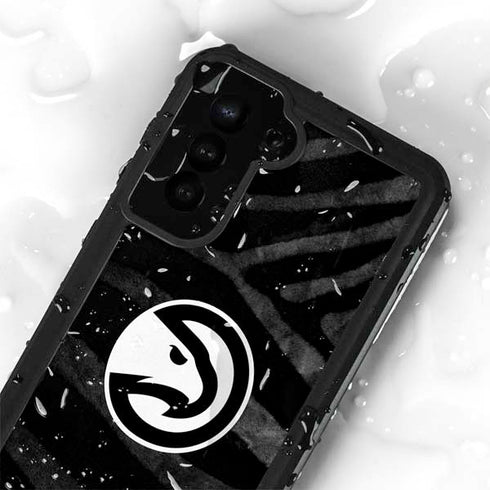 NBA Atlanta Hawks Black Animal Print Galaxy S24 Plus Waterproof Case