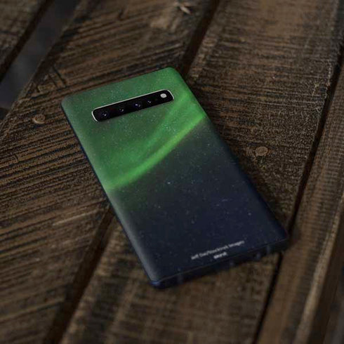 StockTrek Aurora Borealis Dances Above the Arctic Ocean Galaxy S10 Plus Skin
