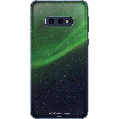 StockTrek Aurora Borealis Dances Above the Arctic Ocean Galaxy S10e Skin