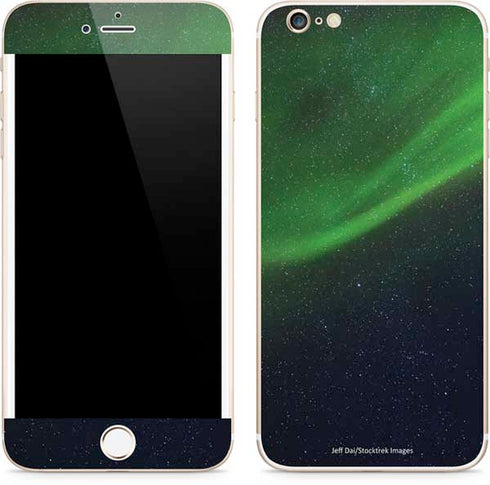 StockTrek Aurora Borealis Dances Above the Arctic Ocean iPhone 6/6s Plus Skin
