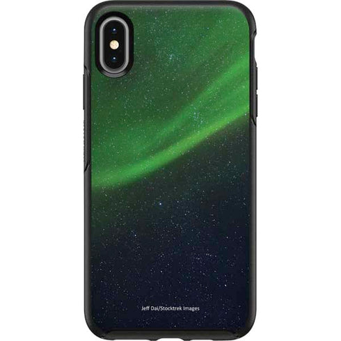 StockTrek Aurora Borealis Dances Above the Arctic Ocean Otterbox Symmetry iPhone Skin