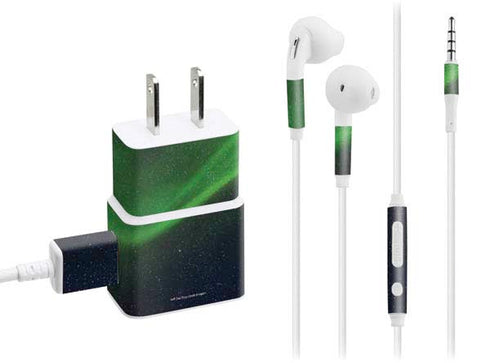 StockTrek Aurora Borealis Dances Above the Arctic Ocean Phone Charger Skin