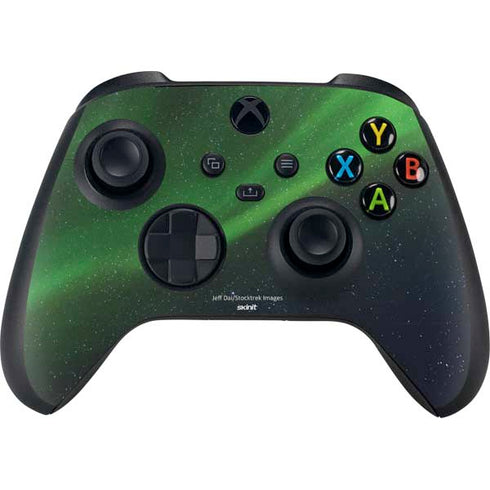 StockTrek Aurora Borealis Dances Above the Arctic Ocean Xbox Series X Bundle Skin