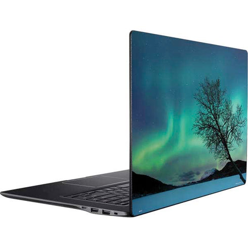 StockTrek Aurora Borealis over a lake in Norway Ativ Book 9 (15.6in 2014) Skin