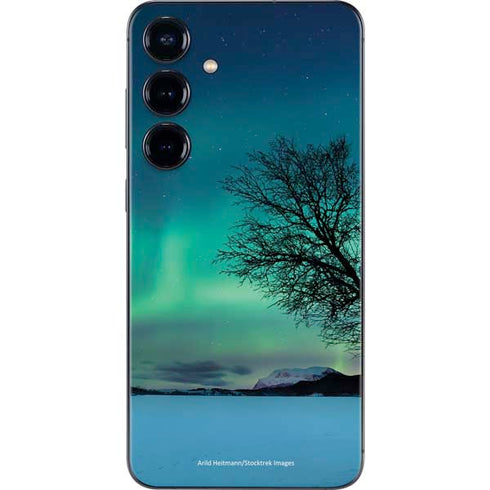 StockTrek Aurora Borealis over a lake in Norway Galaxy S25 Plus Skin