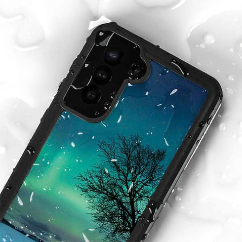 StockTrek Aurora Borealis over a lake in Norway Galaxy S24 Plus Waterproof Case