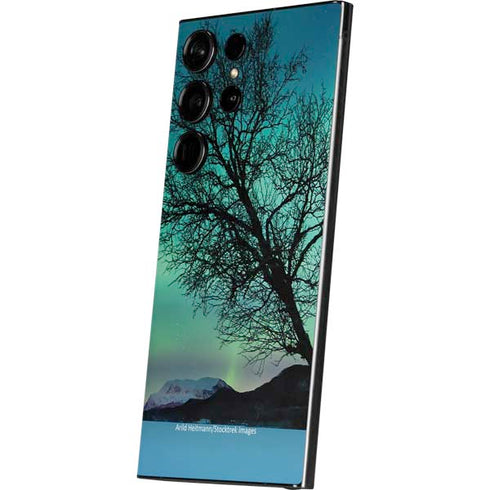 StockTrek Aurora Borealis over a lake in Norway Galaxy S25 Ultra Skin