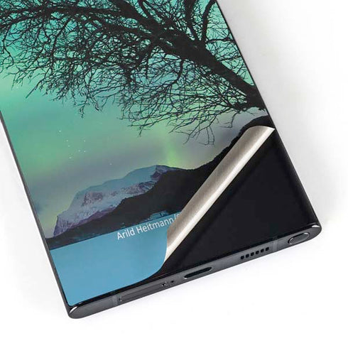 StockTrek Aurora Borealis over a lake in Norway Galaxy S25 Ultra Skin