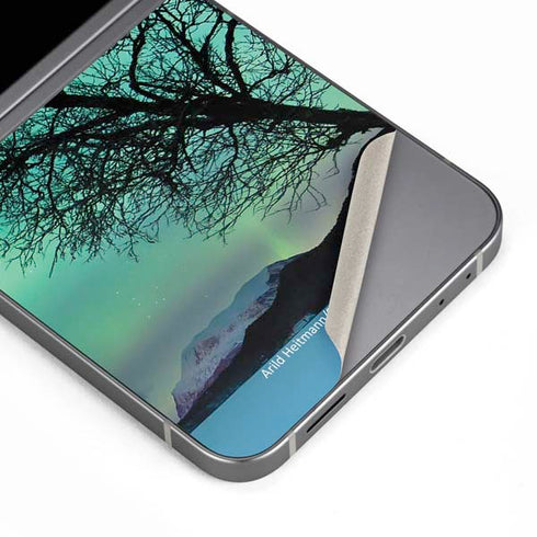 StockTrek Aurora Borealis over a lake in Norway Galaxy Z Flip6 Skin
