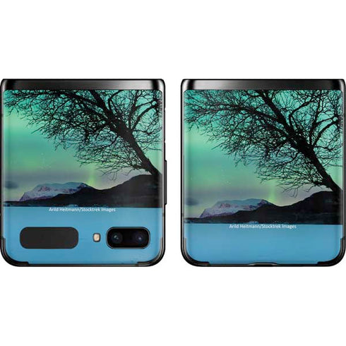 StockTrek Aurora Borealis over a lake in Norway Galaxy Z Flip Skin